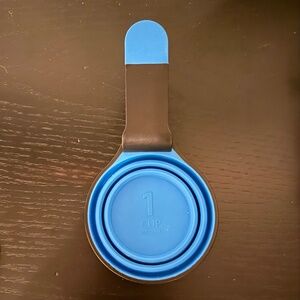 3-in-1 Pet Scoop, Measuring Cup & Bag Clip